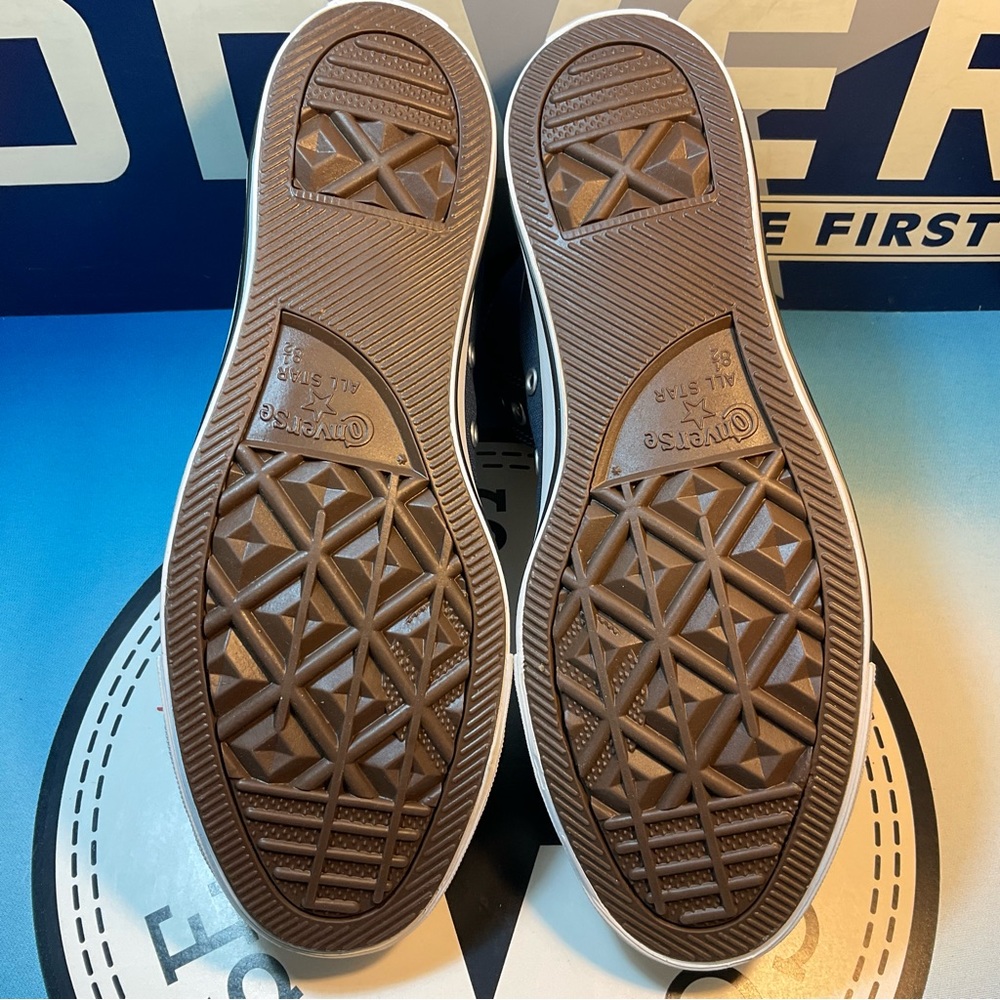 Converse Men's Chuck Taylor Navy High Top - Picture 5 of 6